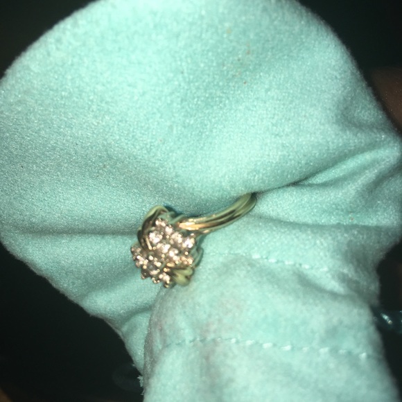 Gold ring - Picture 2 of 2